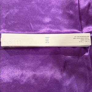 REM Beauty Gel Eyeliner Pencil - knee socks